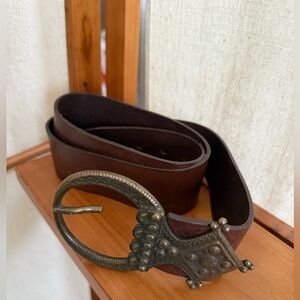 Max Mara Weekend leather belt in a dark color and size M